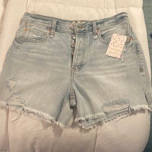 Adorable Free people denim shorts